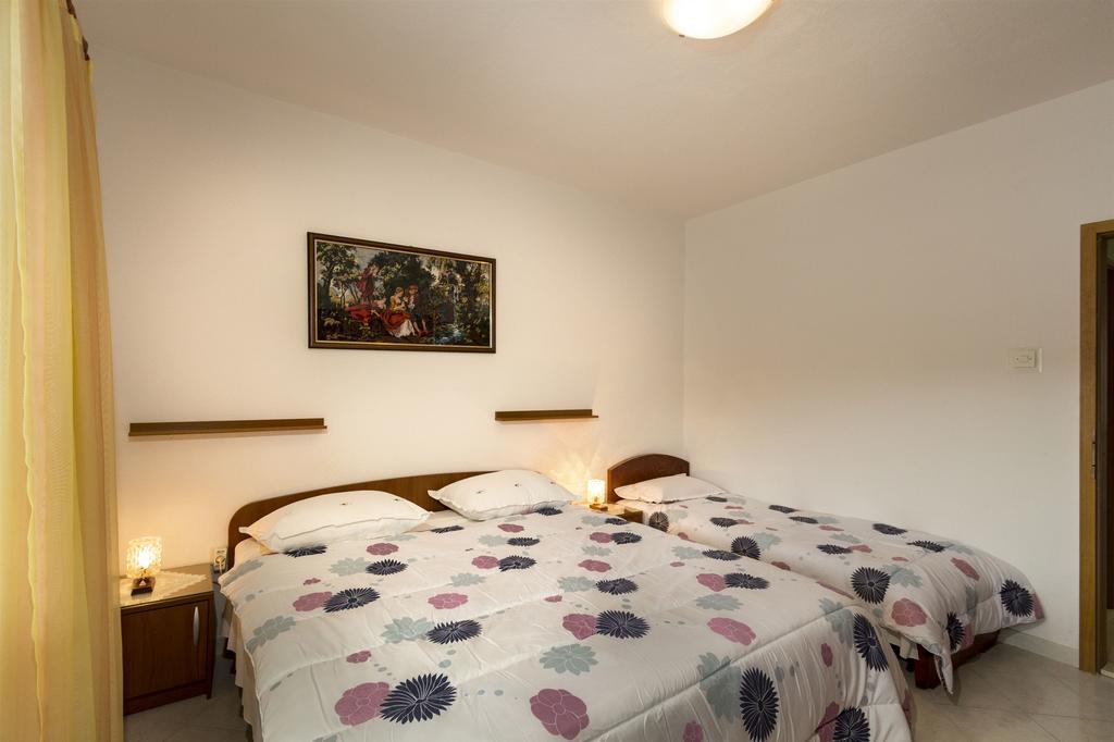 Apartment Mery Povlja  Dış mekan fotoğraf